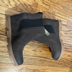 Sorel Joan of Arctic brown Chelsea boots 8.5 NWT